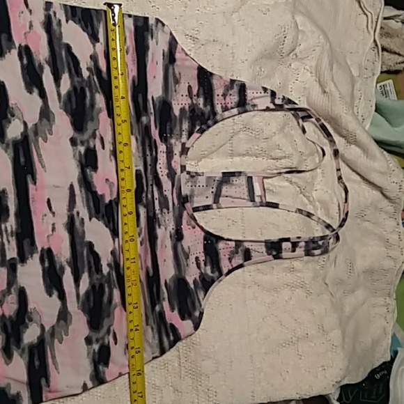 Lululemon tank - Picture 2 of 3